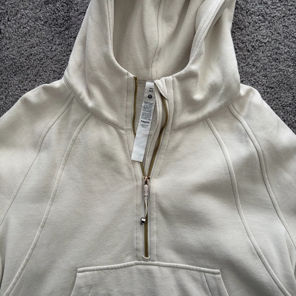 Lululemon Scuba Half Zip Cream with Gold - Picture 3 of 4